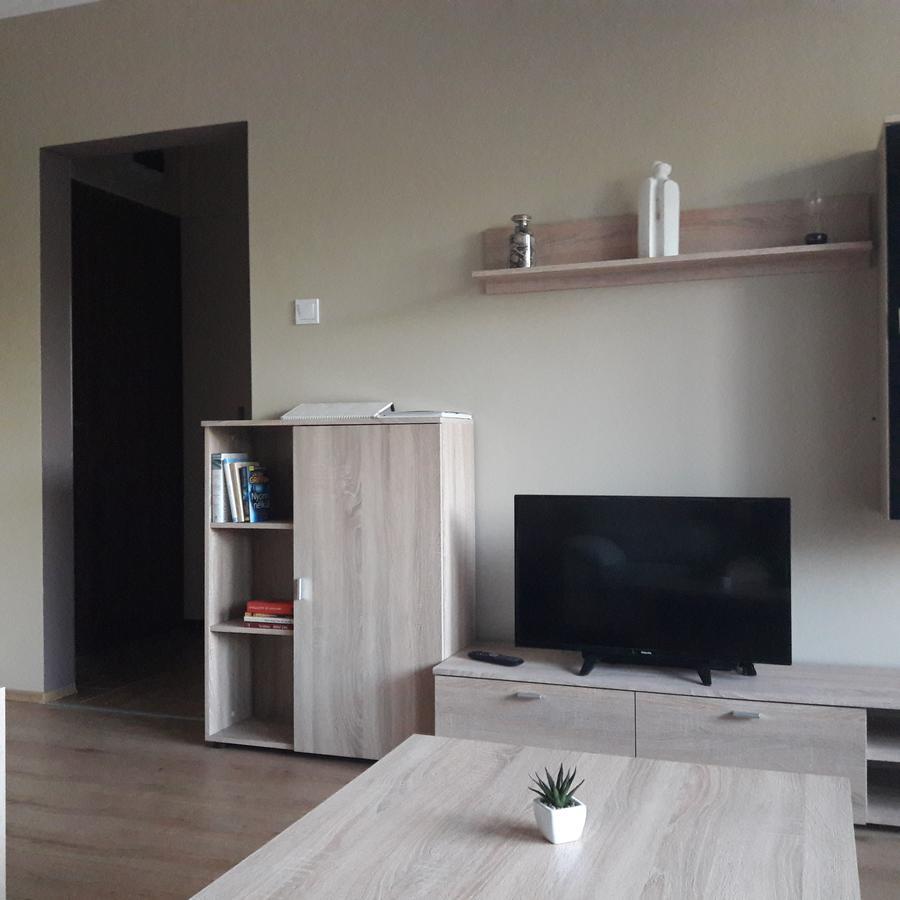 Studio 18 Apartman Казинцбарцика Екстериор снимка