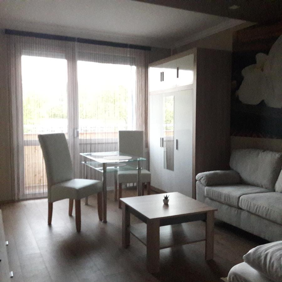 Studio 18 Apartman Казинцбарцика Екстериор снимка